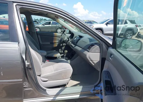 2005 Toyota Camry Le из США, поврежденный, VIN 4T1BE32K85U545028